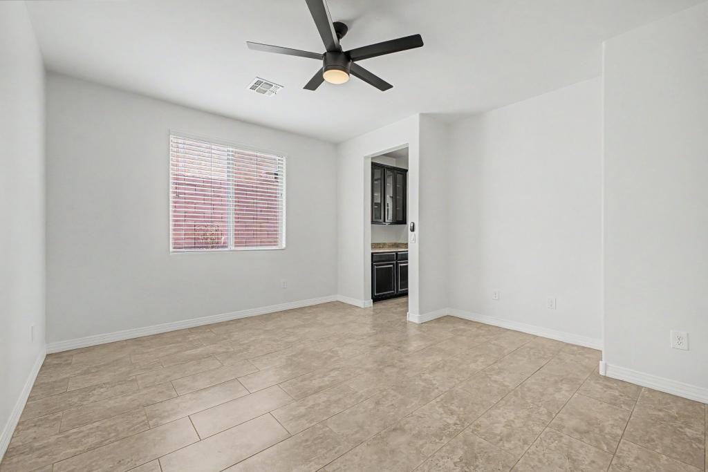16878 S Eva Ave - Photo 5 of 34