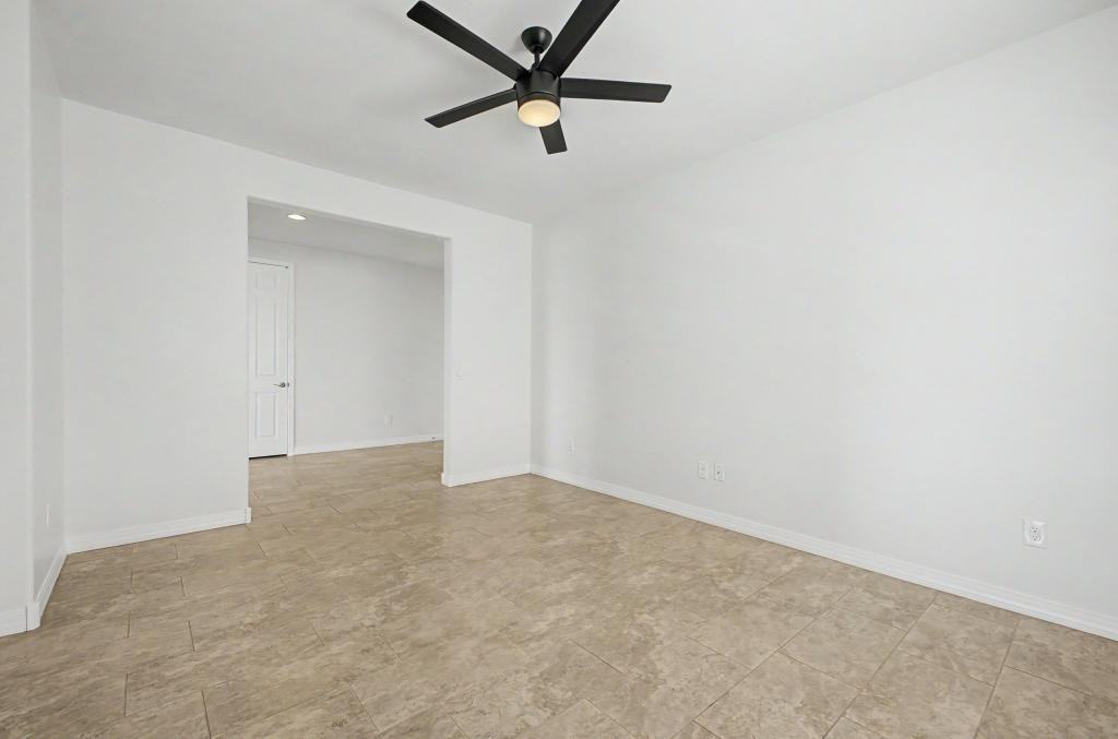 16878 S Eva Ave - Photo 6 of 34