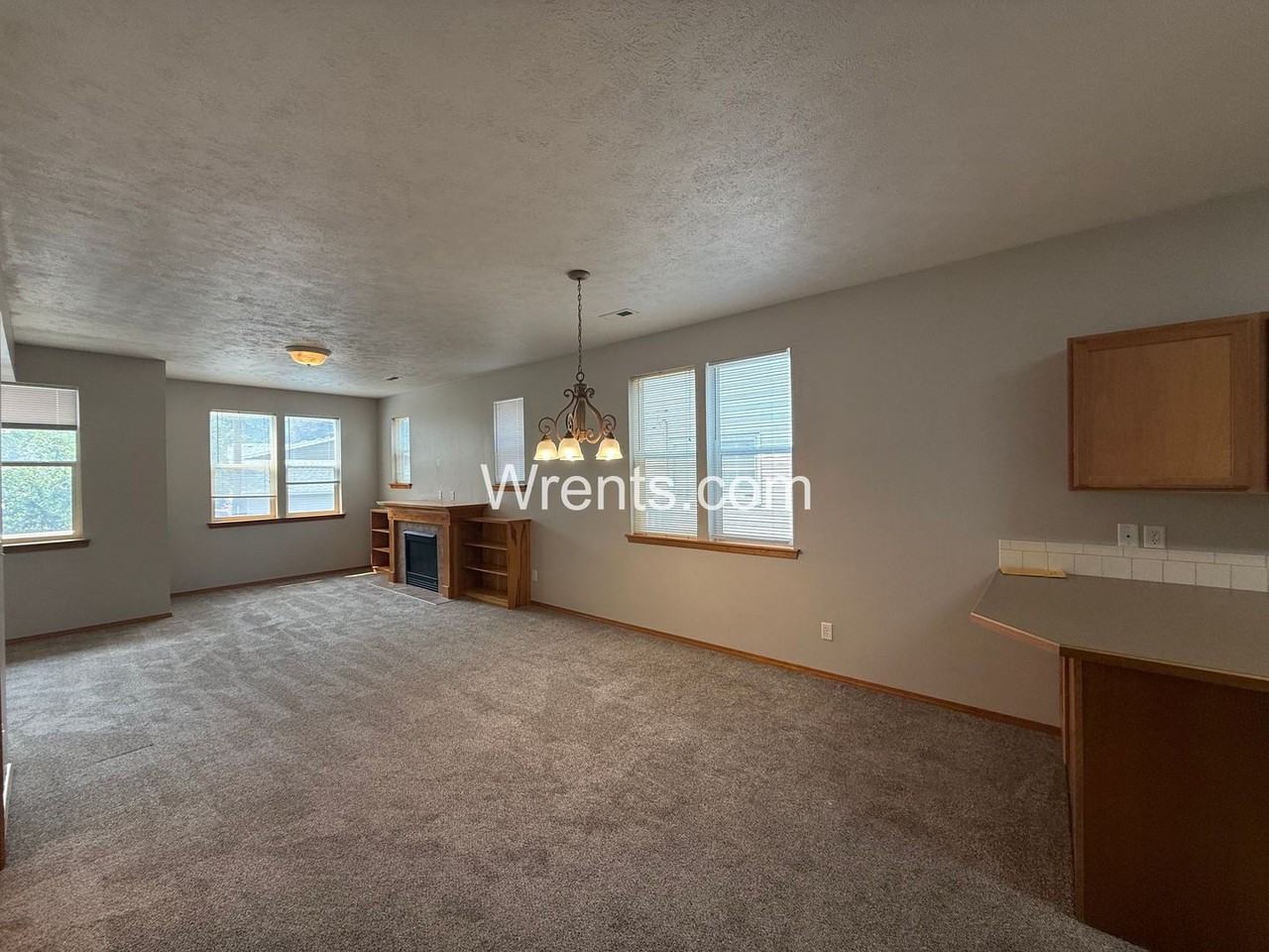 425 W 14th Ave - Photo 3 of 19
