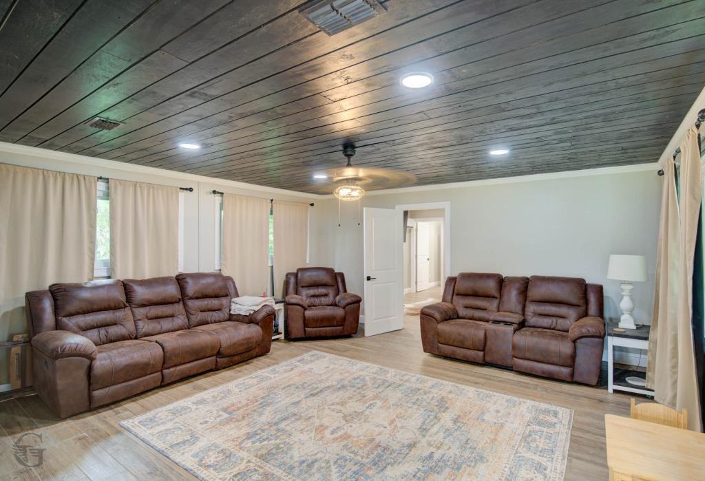 1710 Ray Ave - Photo 3 of 24