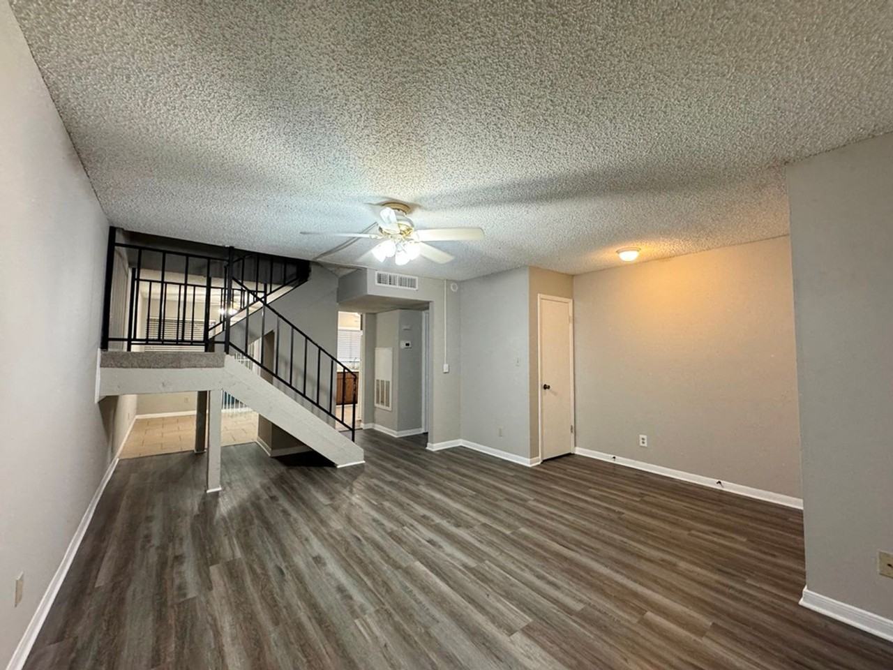 9502 Quail Village Ln - Photo 5 of 40