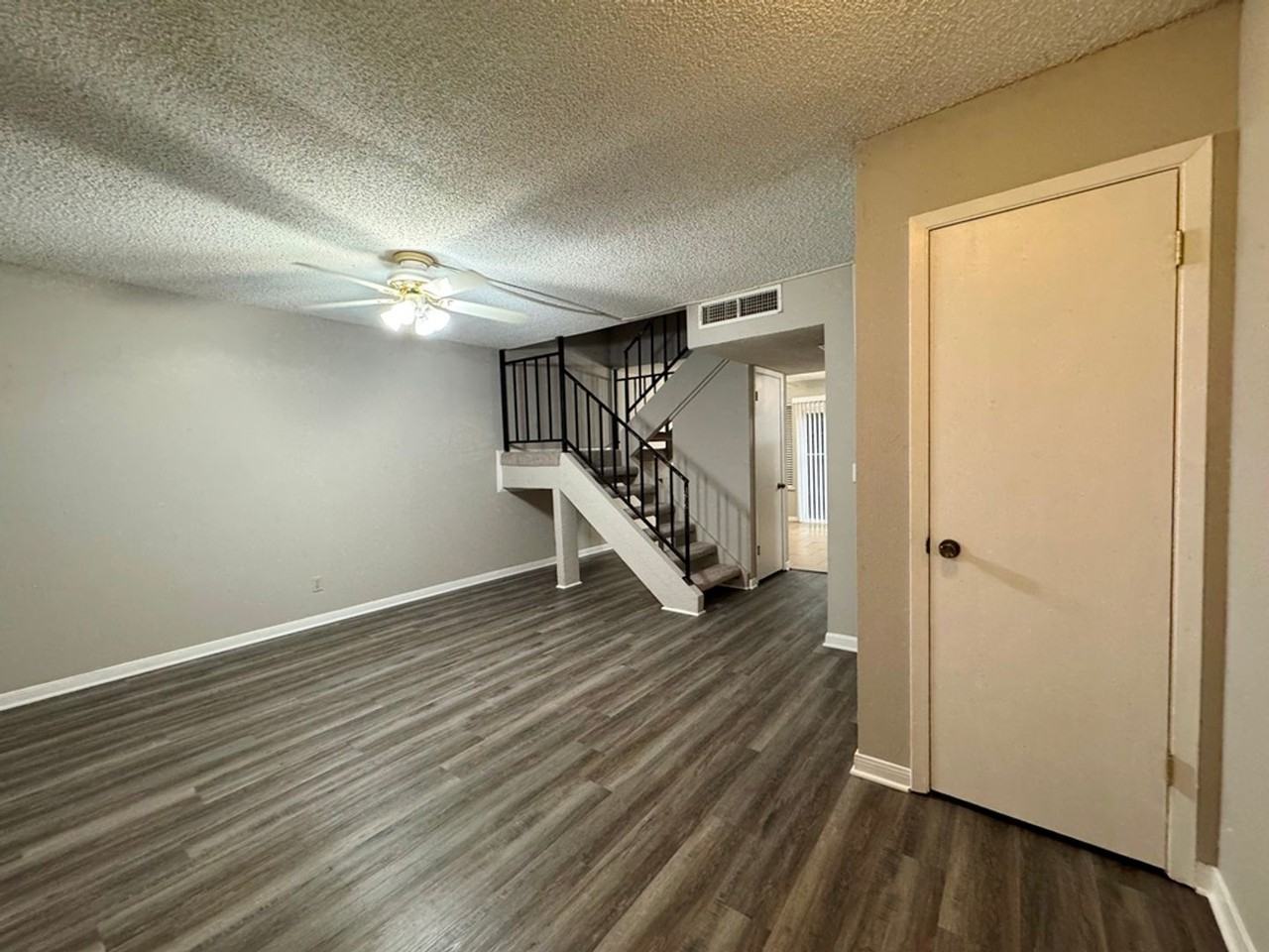 9502 Quail Village Ln - Photo 6 of 40