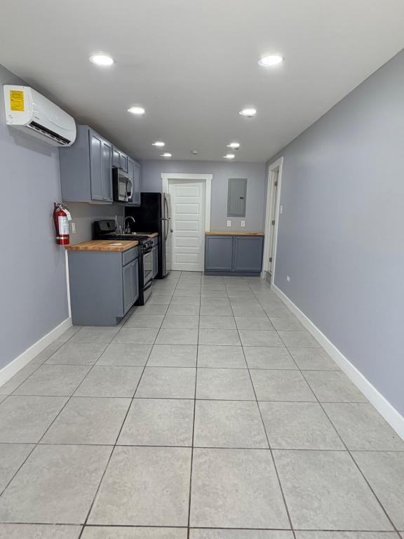 1714 Jasmine Ave - Photo 2 of 9