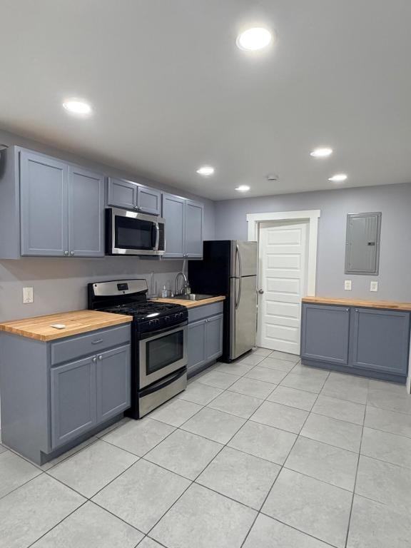 1714 Jasmine Ave - Photo 4 of 9