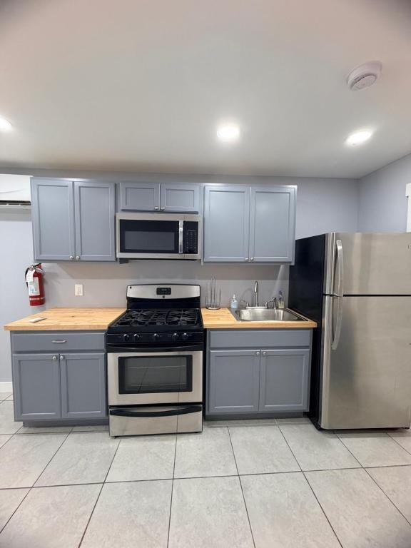 1714 Jasmine Ave - Photo 5 of 9