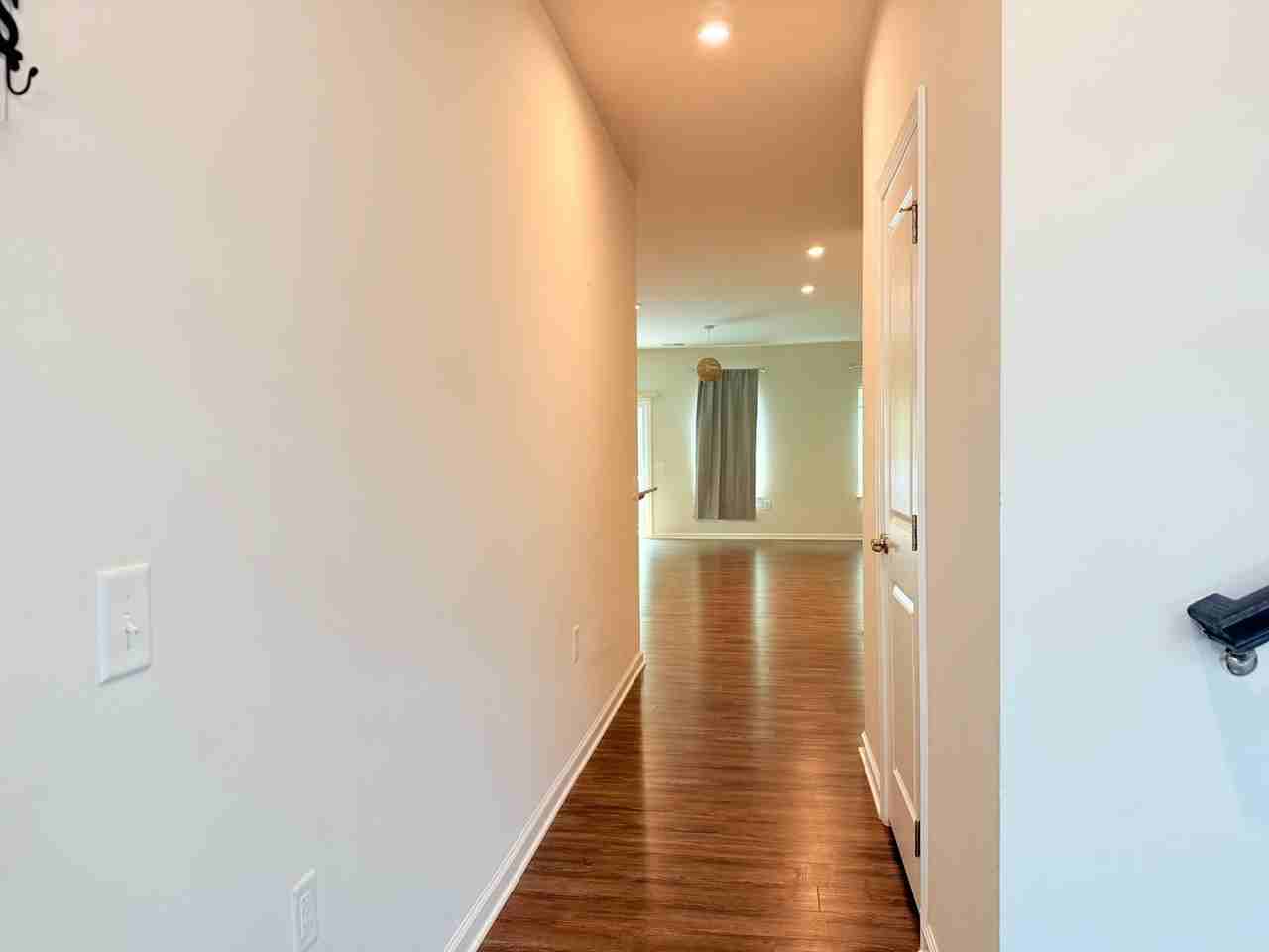 121 Capeside Ct - Photo 2 of 15