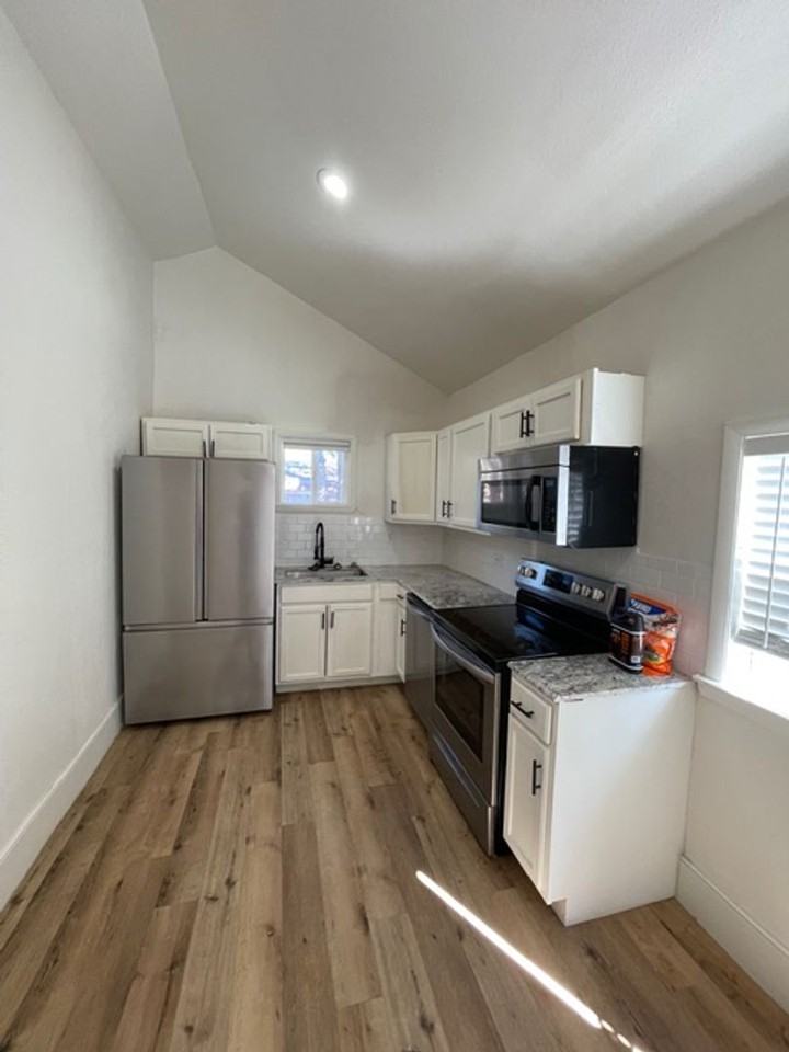 2107 Morrow Ave - Photo 3 of 8