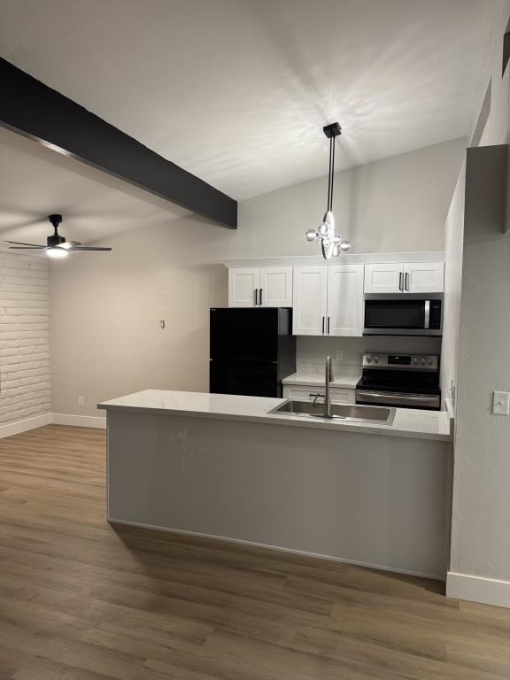 571 Campbell St - Photo 2 of 9