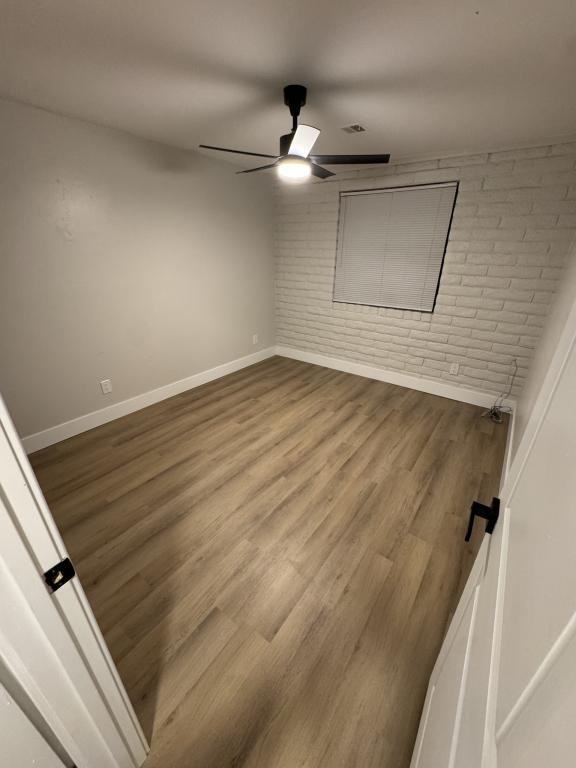571 Campbell St - Photo 7 of 9