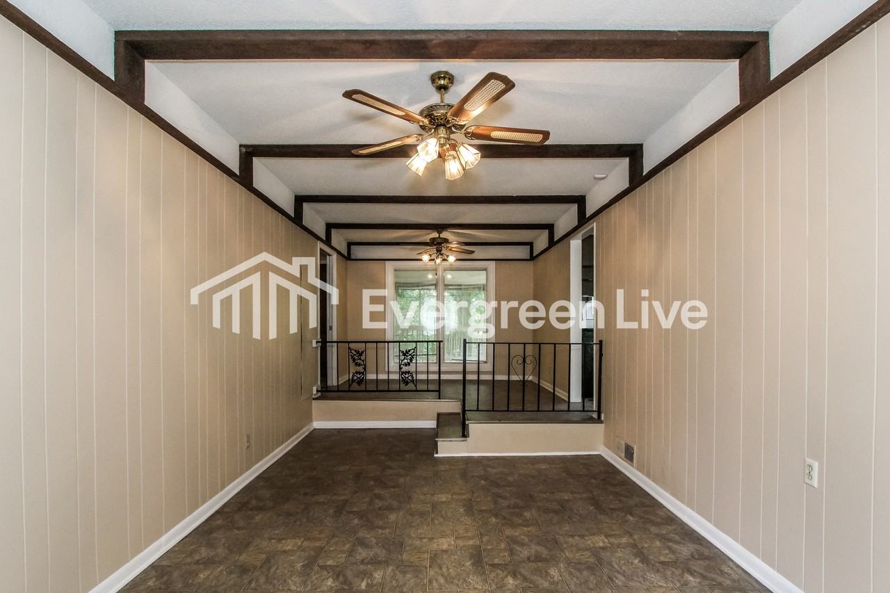 1413 Dogwood Ln - Photo 7 of 15