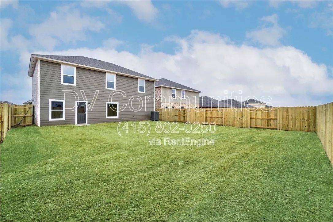 1608 Vermilion Ln
