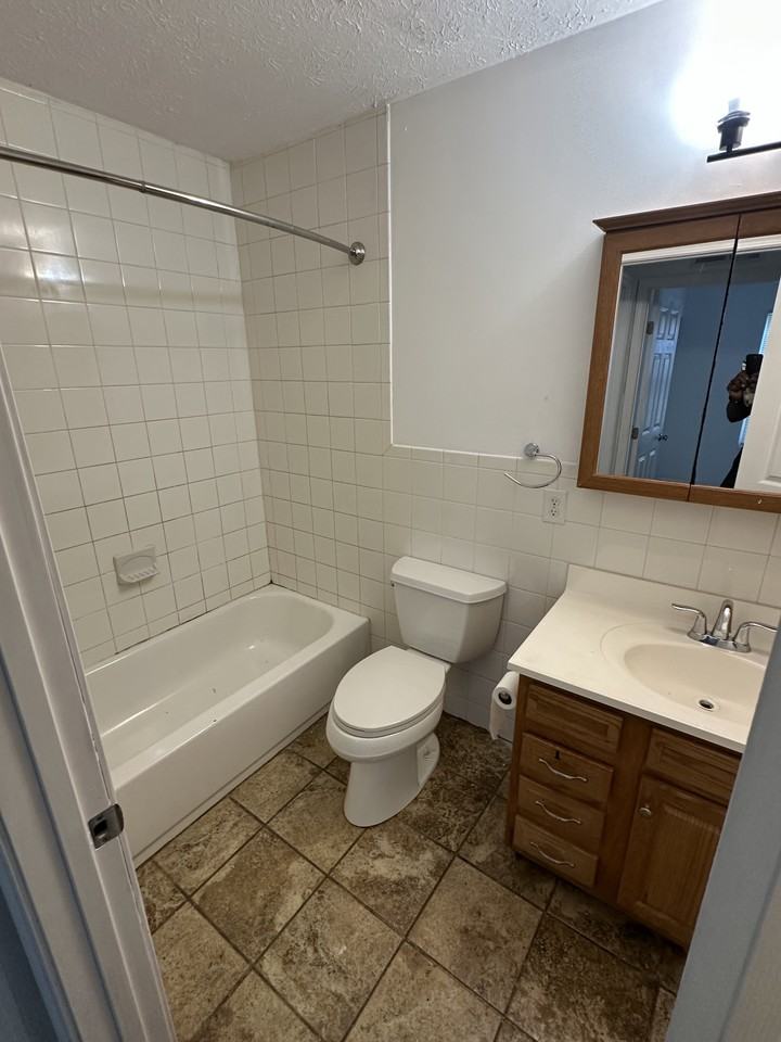 1488 Kingswood Way - Photo 2 of 5