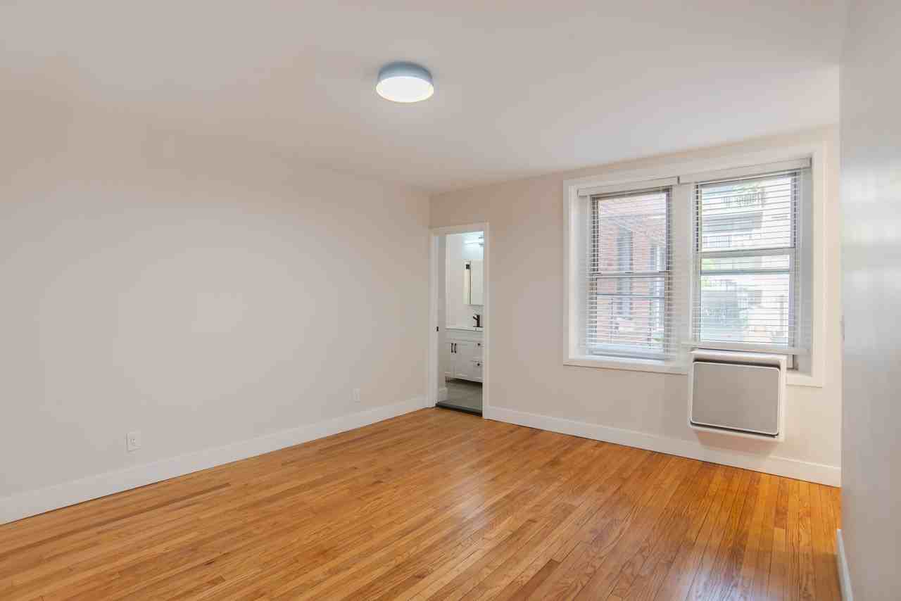 Rocksboro Apartments - Photo 6 of 29
