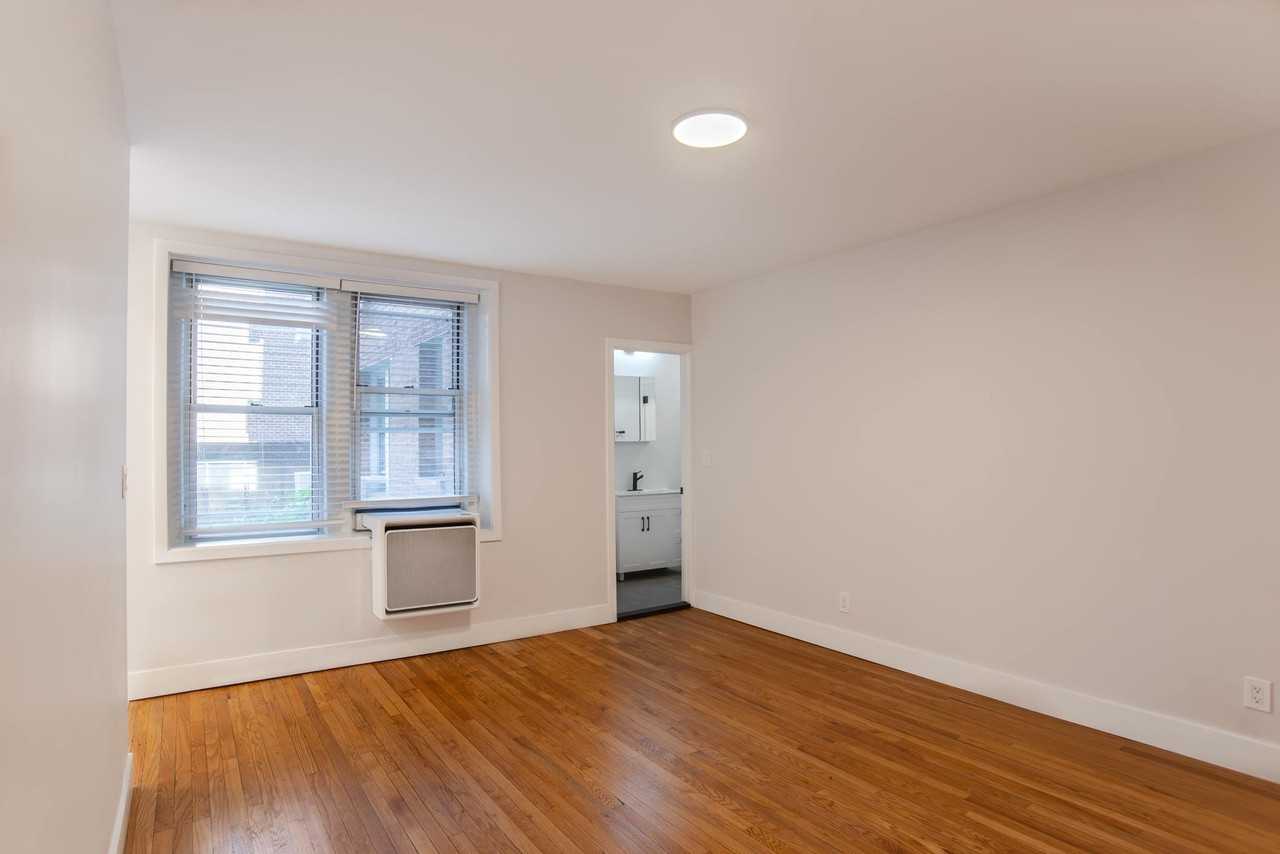 Rocksboro Apartments - Photo 4 of 29