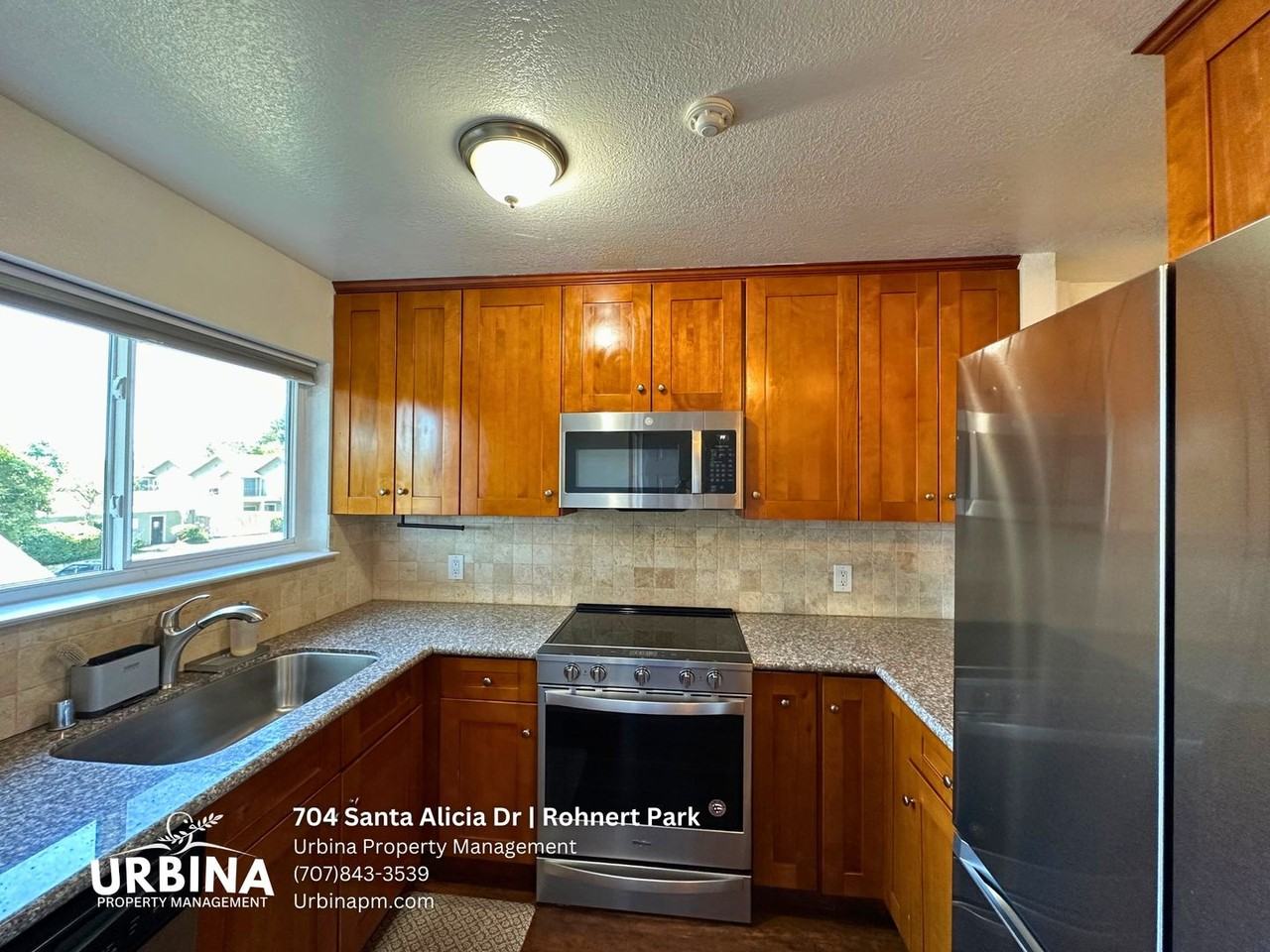 704 Santa Alicia Dr - Photo 2 of 19