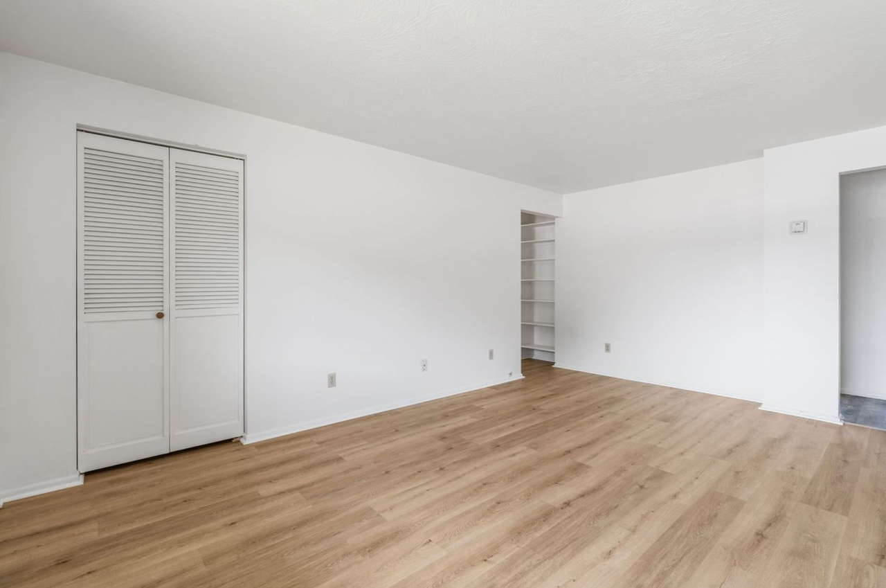 South Main Apartments - Photo 2 of 14