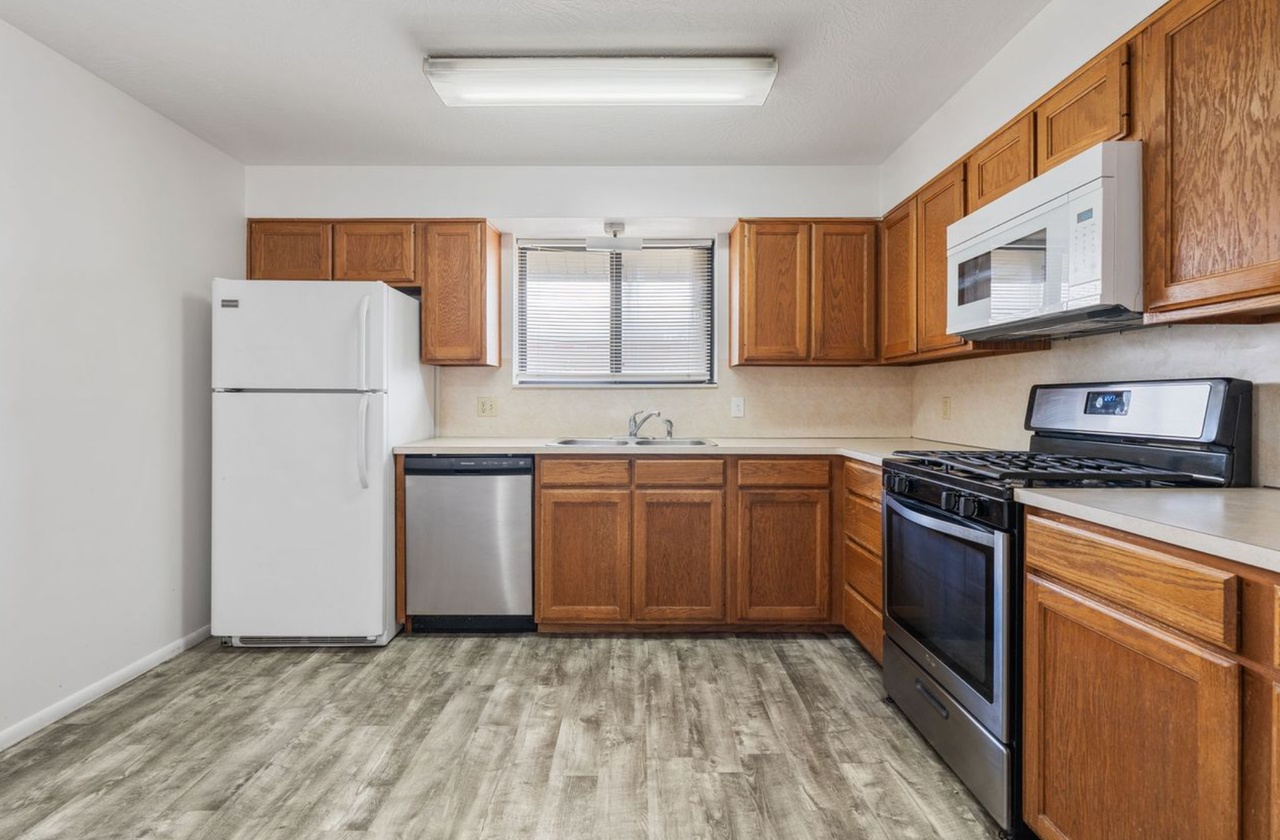 South Main Apartments - Photo 5 of 14