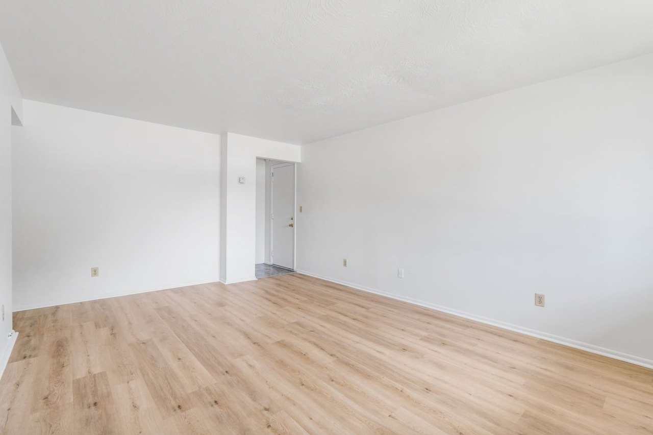 South Main Apartments - Photo 6 of 14