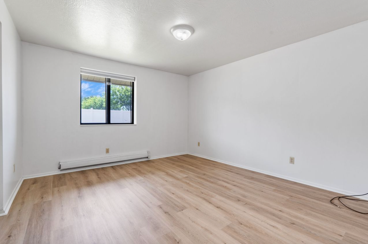 South Main Apartments - Photo 7 of 14