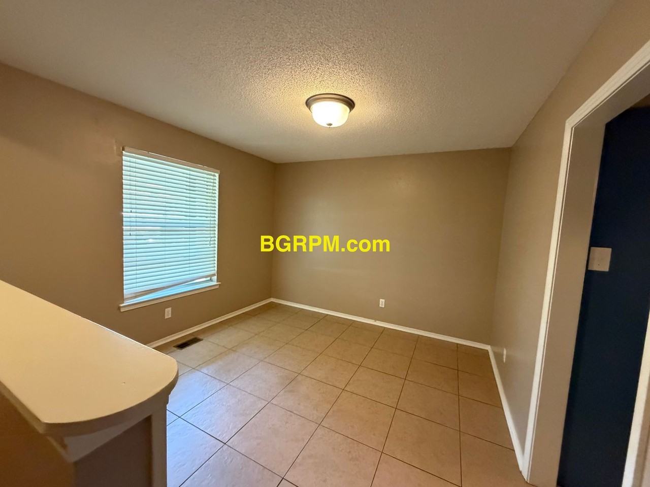 119 Foxdell Cir - Photo 2 of 13