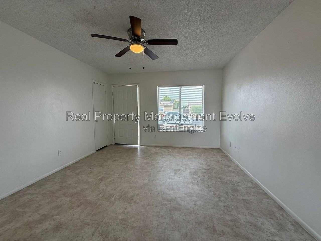 9248 W Mescal St - Photo 4 of 18