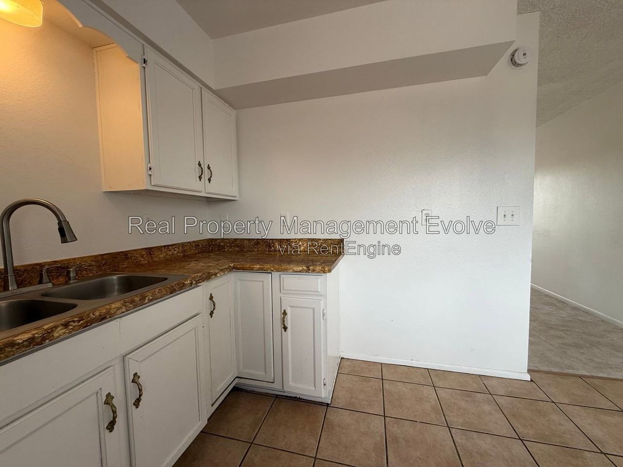 9248 W Mescal St - Photo 7 of 18