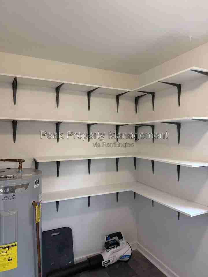 2119 Woodmont Dr - Photo 7 of 31