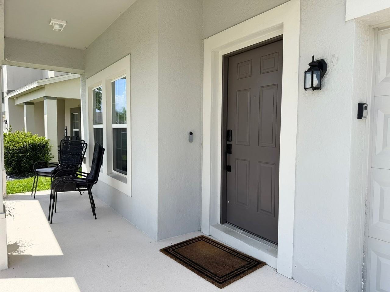 1659 Chatsworth Cir - Photo 2 of 23