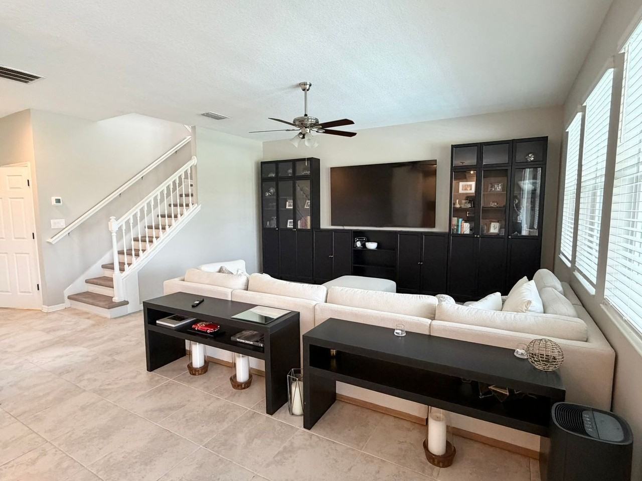 1659 Chatsworth Cir - Photo 3 of 23