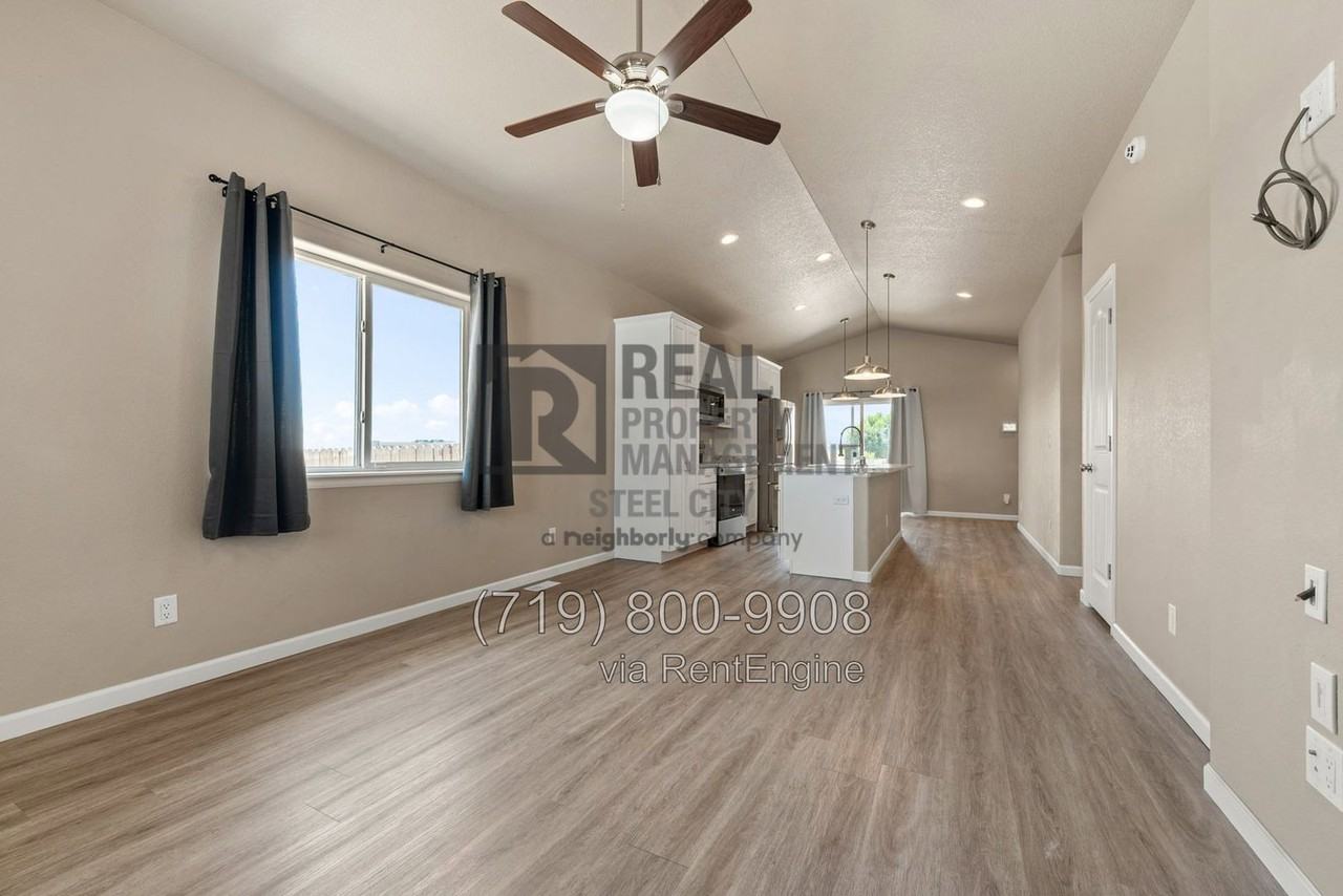 3002 W 22nd St - Photo 4 of 30