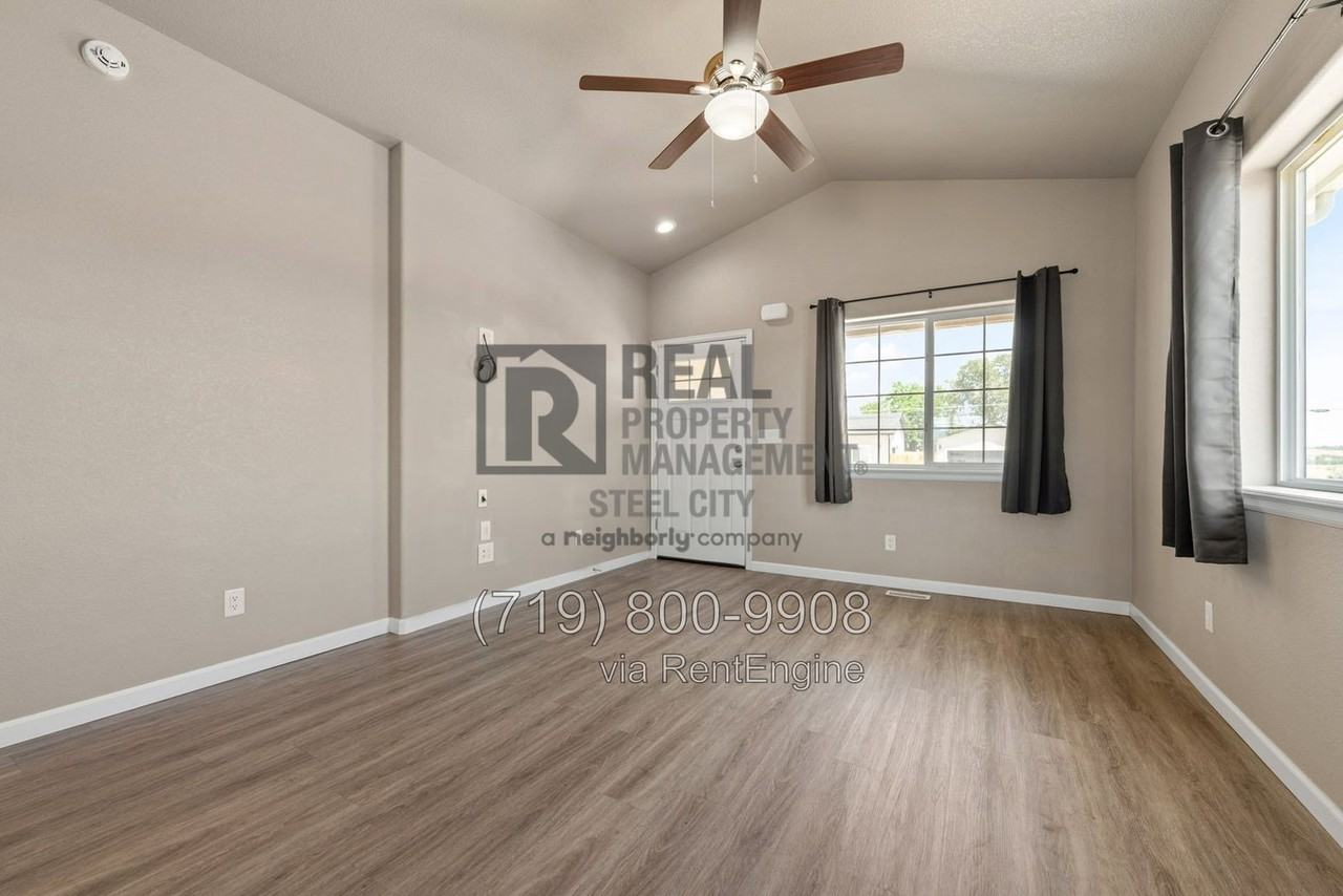 3002 W 22nd St - Photo 6 of 30
