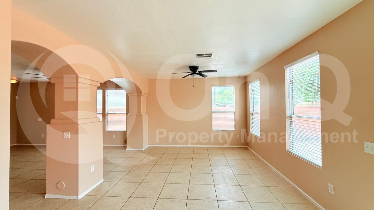 6022 N Florence Ave - Photo 6 of 32