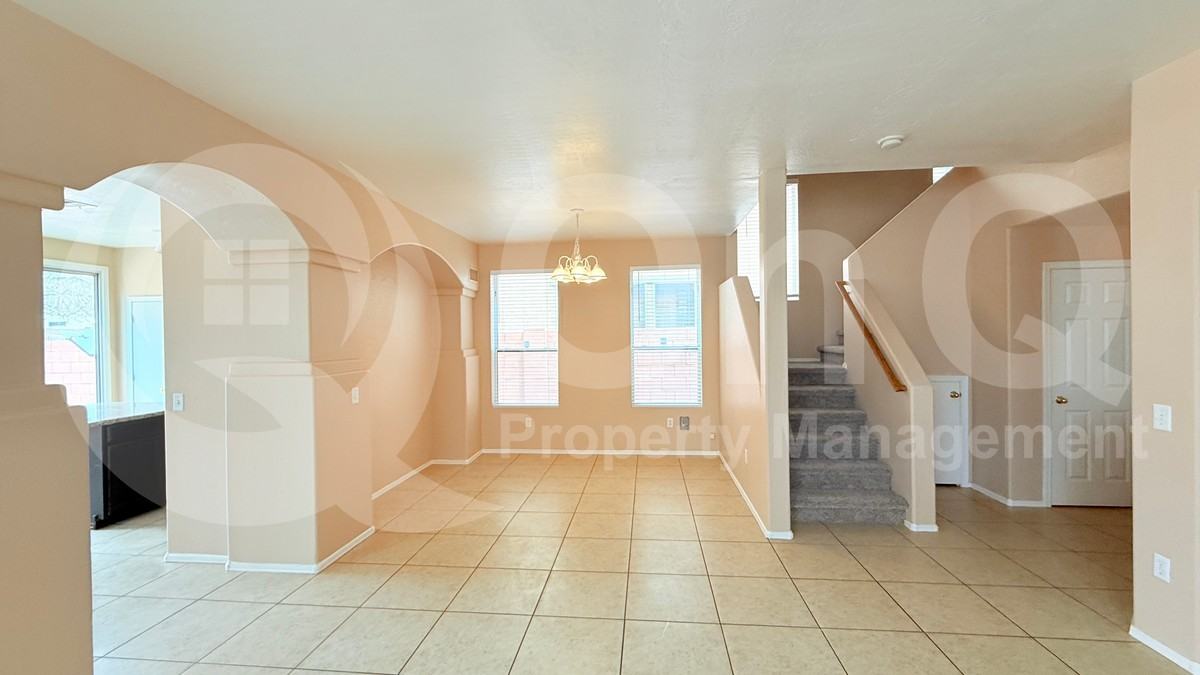 6022 N Florence Ave - Photo 5 of 32