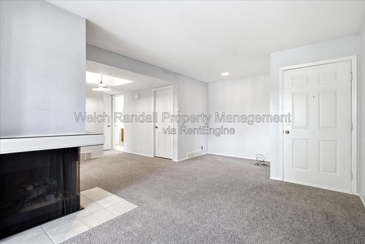 6871 S Countrywoods Cir #G - Photo 4 of 21