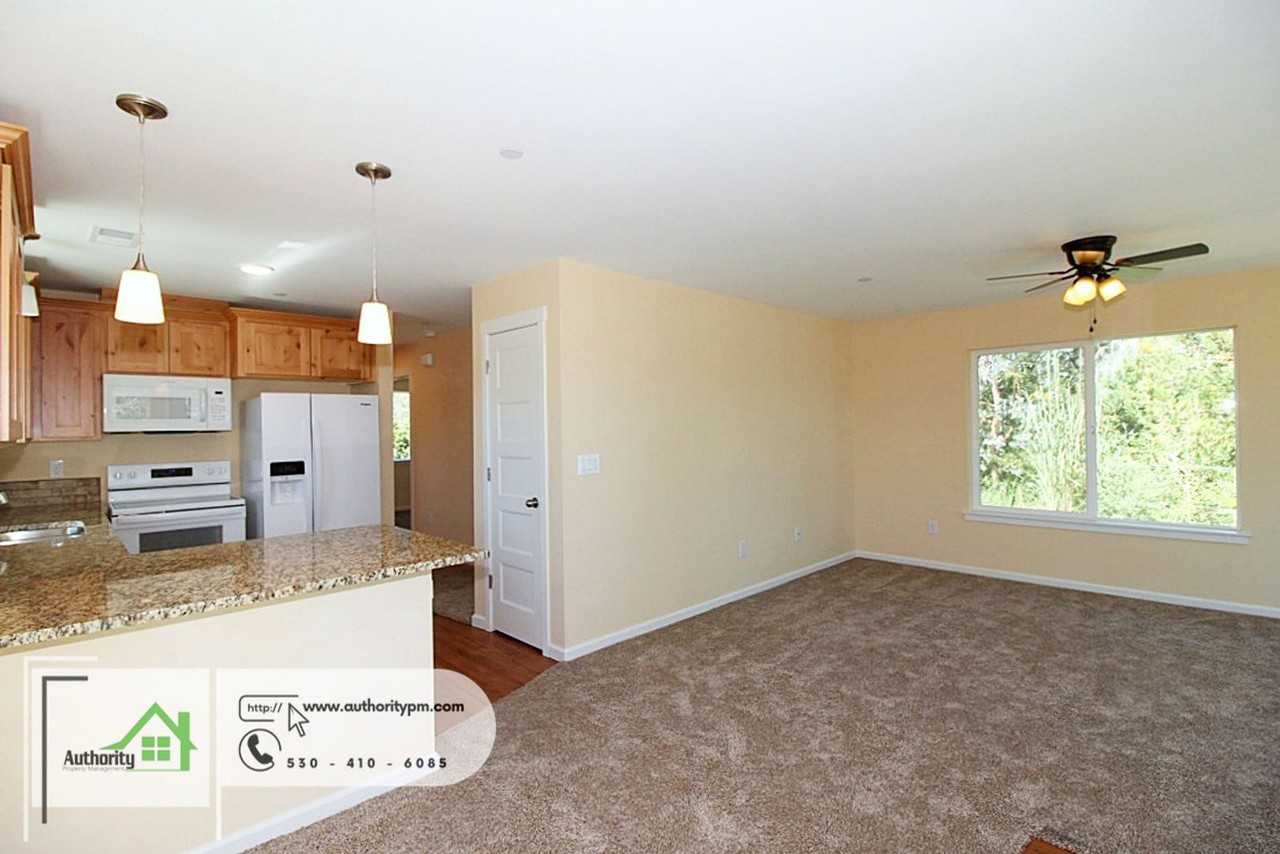 9657 Swasey Dr - Photo 4 of 27