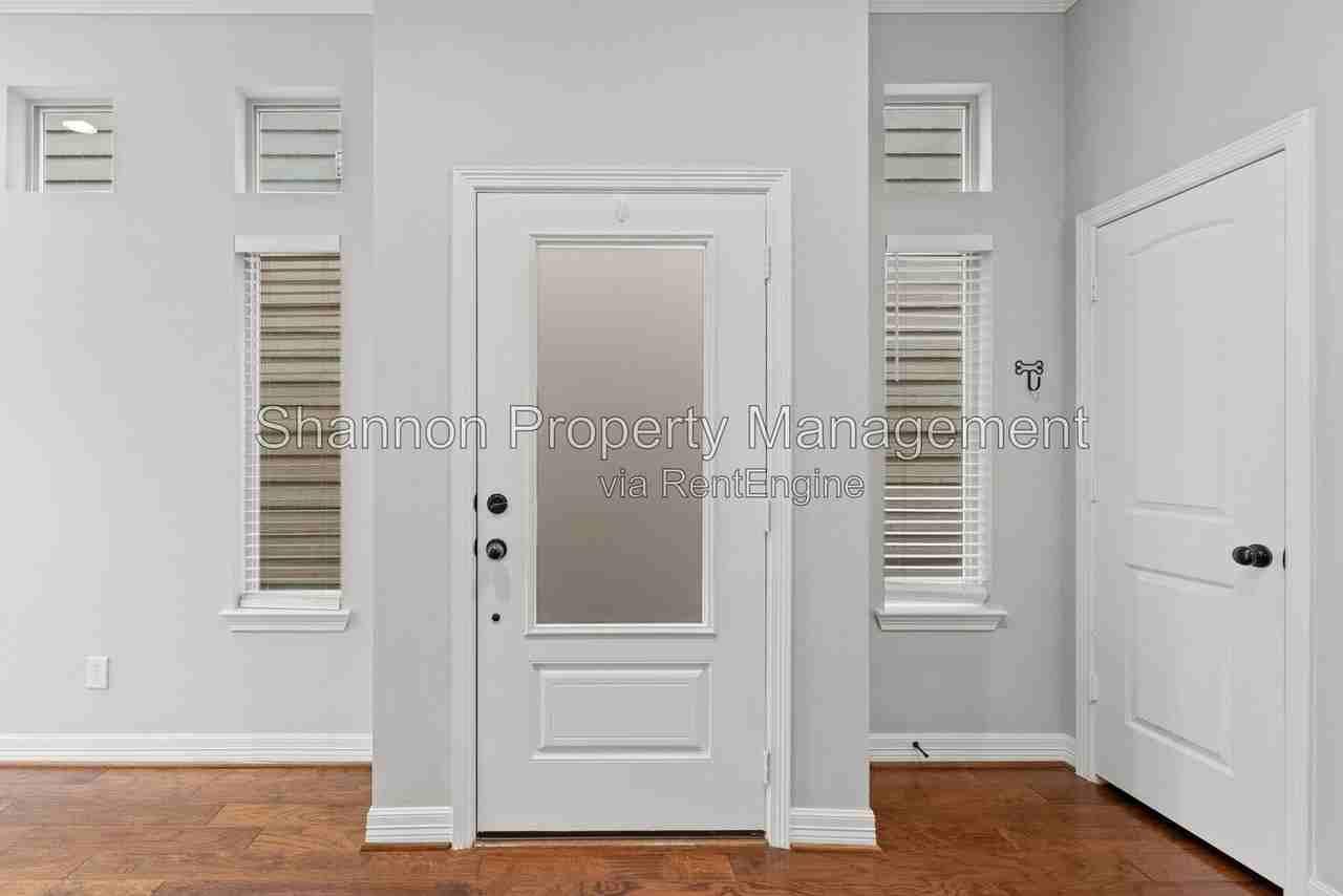 5936 Kiam St - Photo 3 of 31