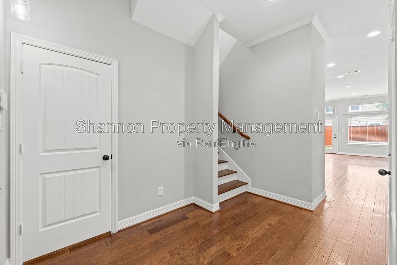 5936 Kiam St - Photo 4 of 31