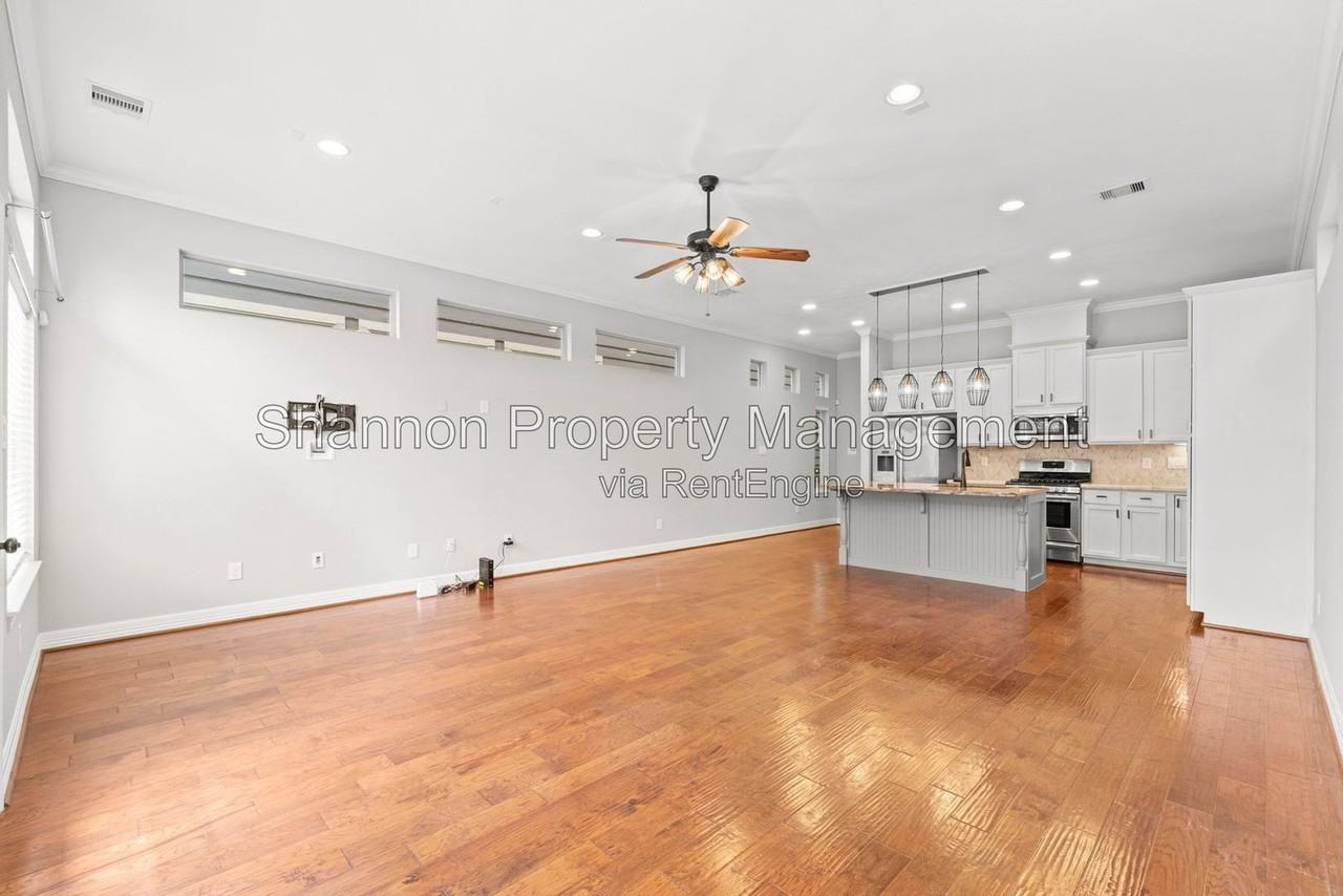 5936 Kiam St - Photo 5 of 31