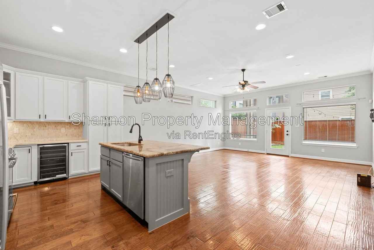 5936 Kiam St - Photo 6 of 31