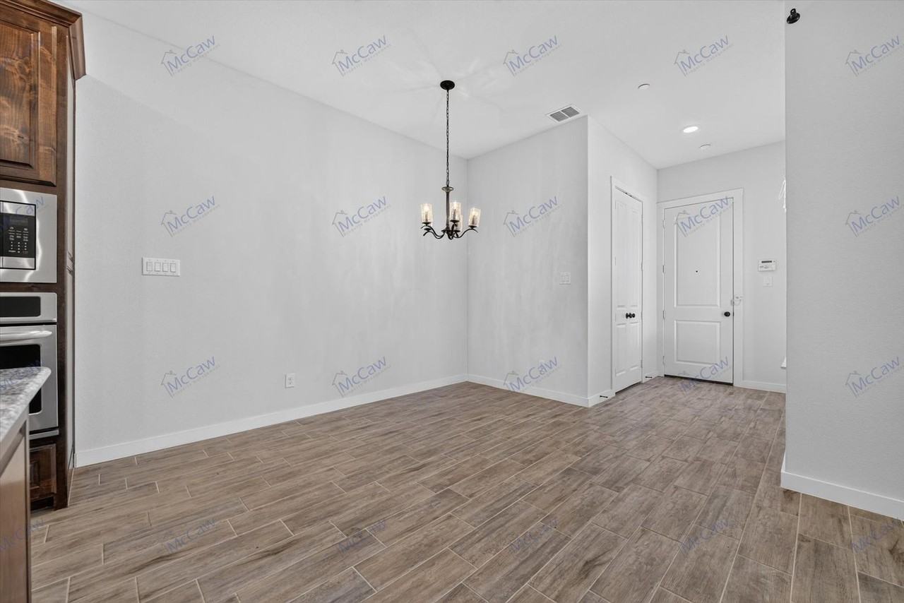 8728 Ice House Dr - Photo 5 of 27