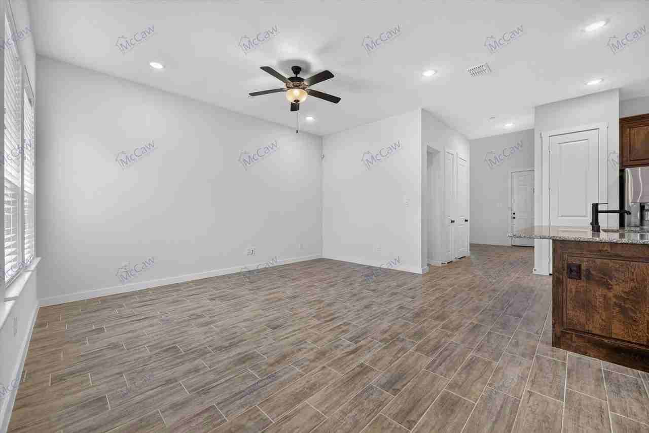 8728 Ice House Dr - Photo 6 of 27