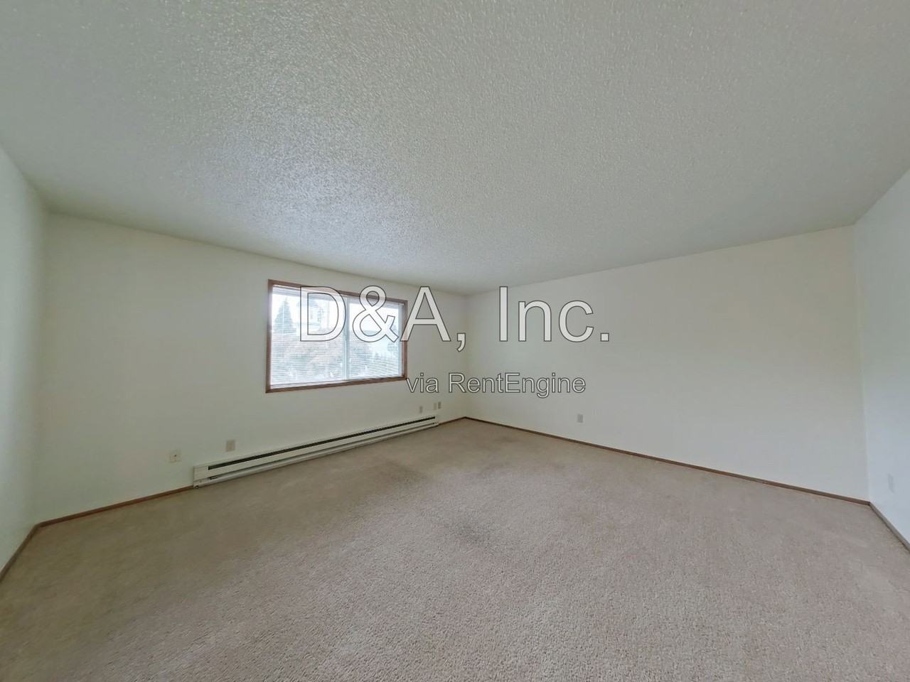 605 Nw Kings Blvd #4 - Photo 3 of 13