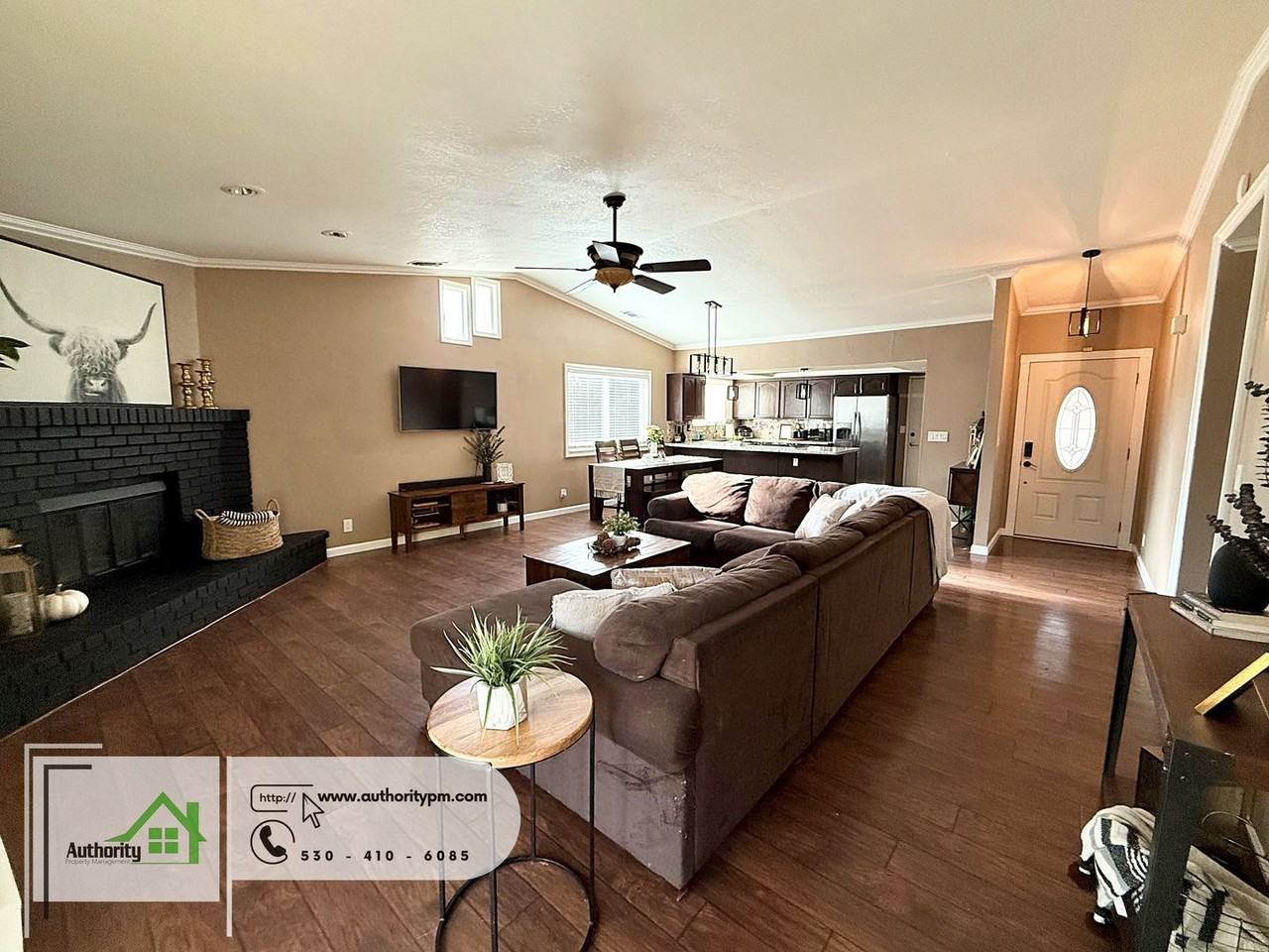 2583 Velia St - Photo 3 of 14