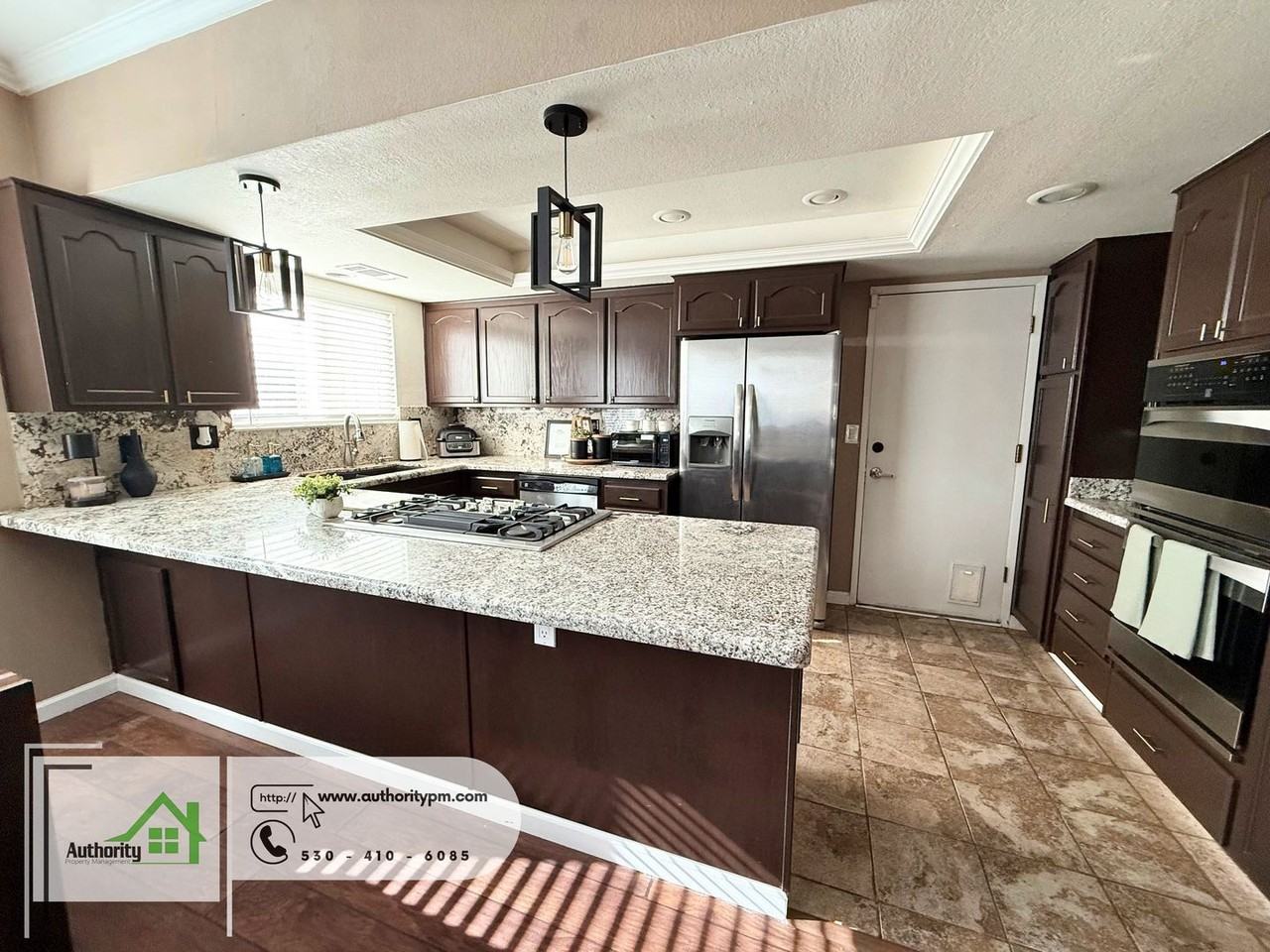 2583 Velia St - Photo 6 of 14