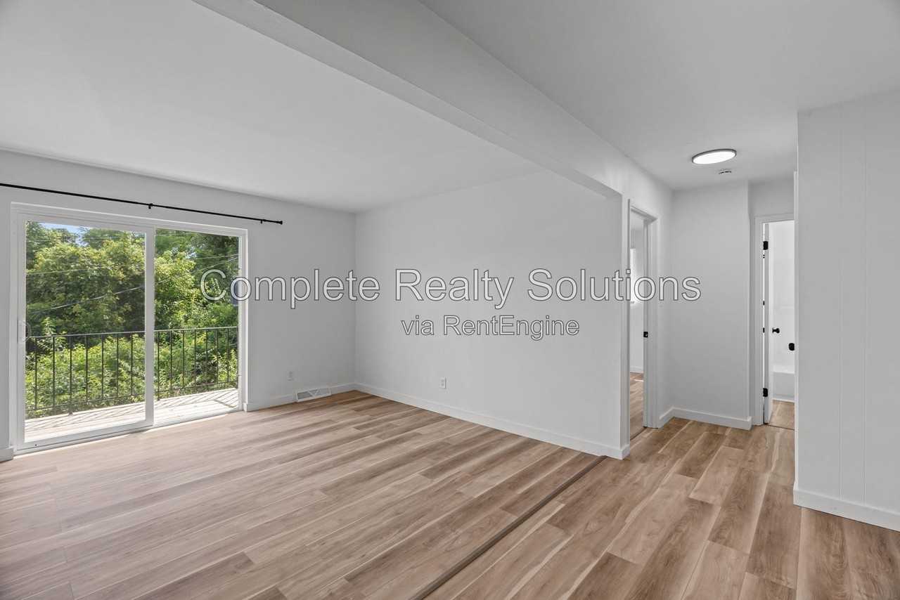 2543 Mary Ave #2543G - Photo 4 of 19