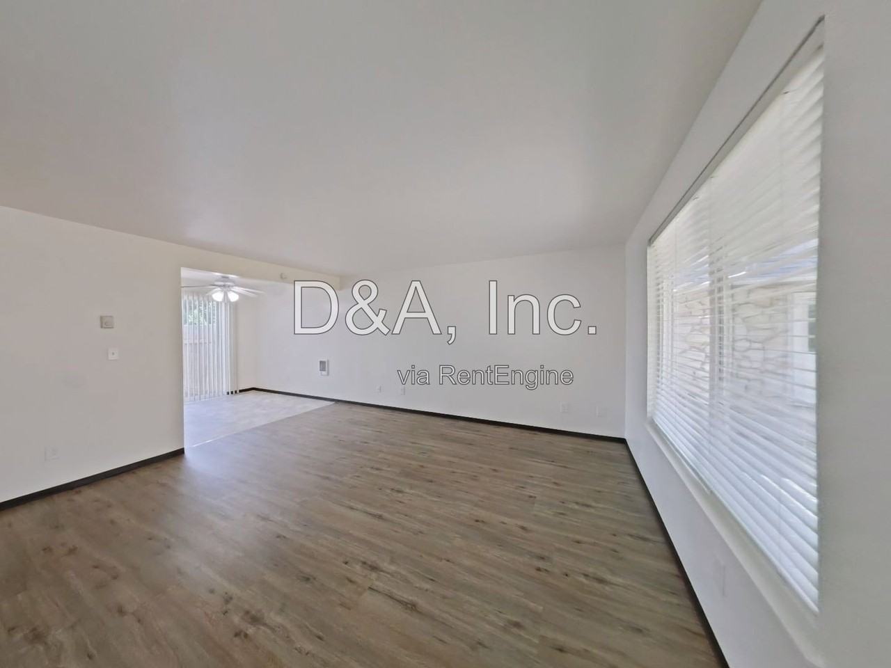 140 Ne Conifer Blvd #8 - Photo 3 of 17