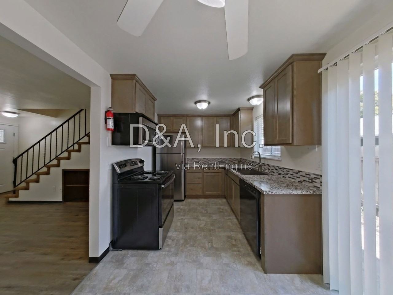 140 Ne Conifer Blvd #8 - Photo 6 of 17