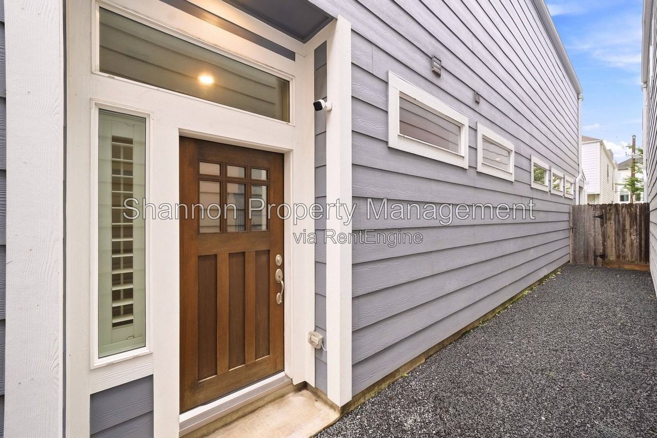 4208 Koehler St #A - Photo 3 of 36