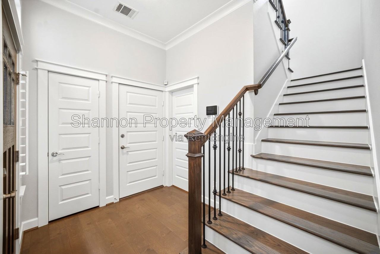 4208 Koehler St #A - Photo 4 of 36