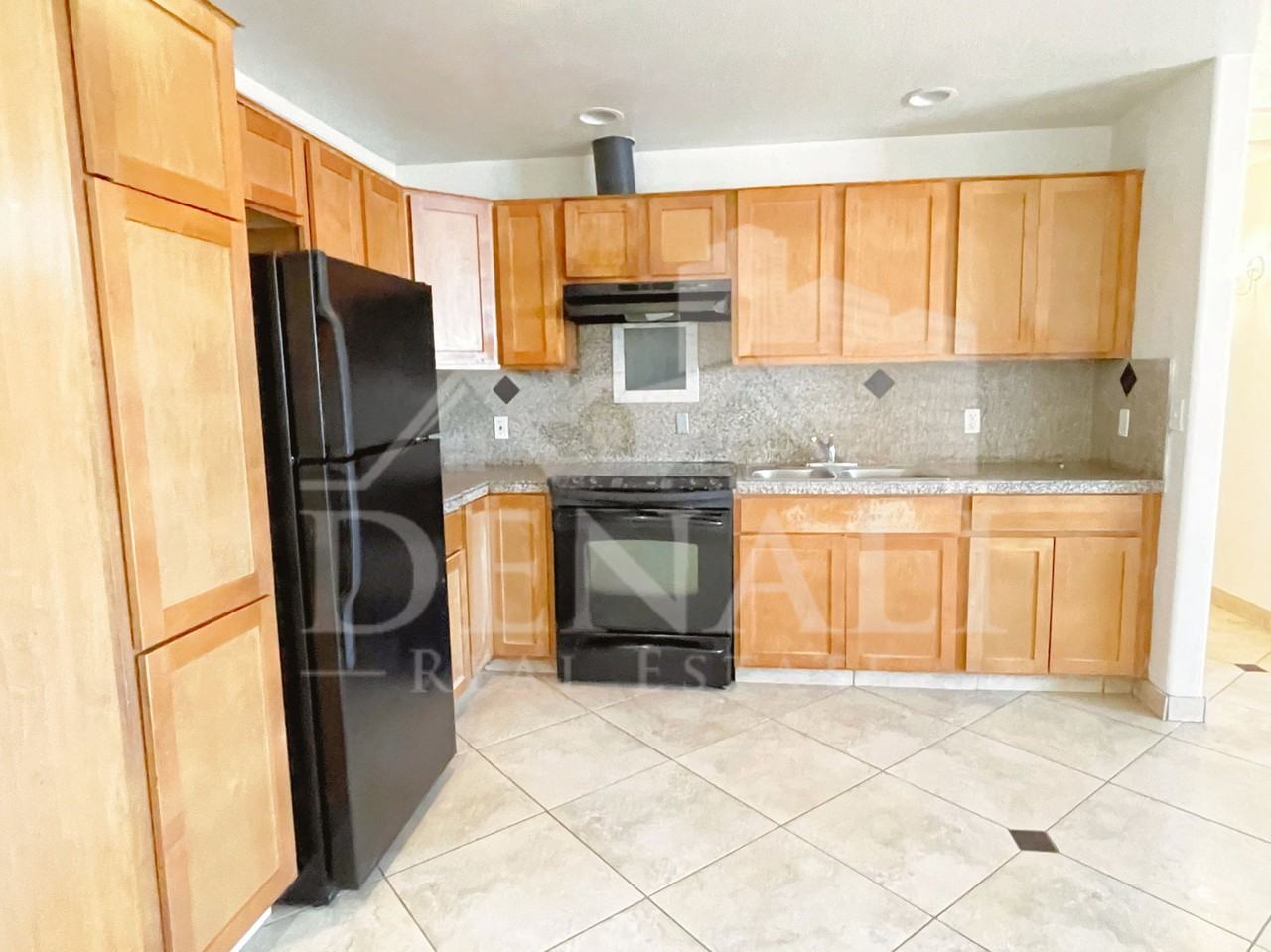 2019 E Saint Anne Ave - Photo 7 of 19